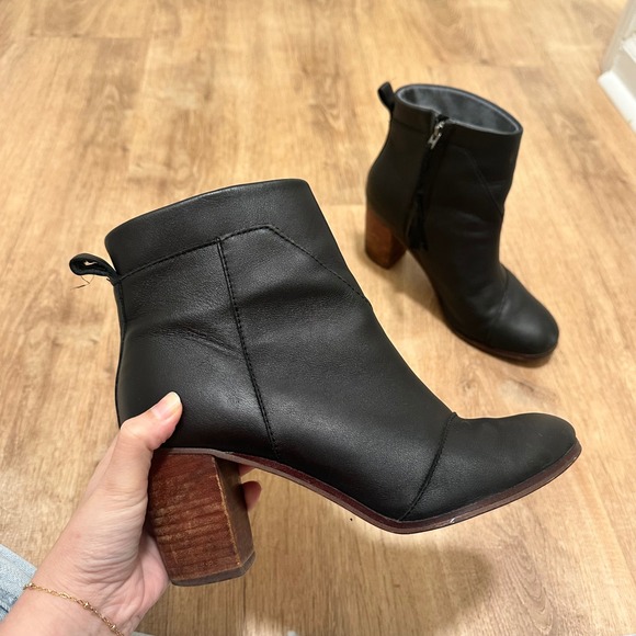 TOMS | Women's Black Leather Lunata Mid Block Heeled Ankle Boots - Picture 2 of 8
